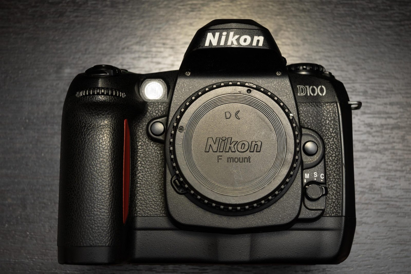 Nikon D100 Review in 2021, after 20 years