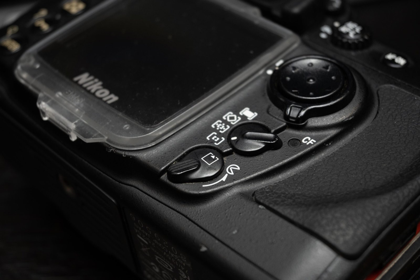 nikon d200 AF modes switch and card door lever