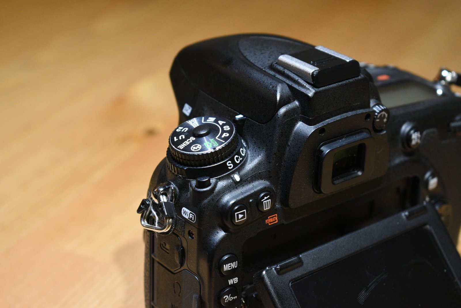 nikon d750 showing top left command dial