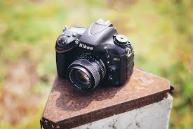 a used nikon d600 on a pedestal