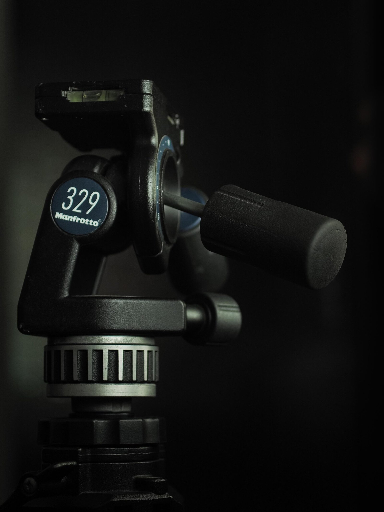 manfrotto 329 3 way head, front view